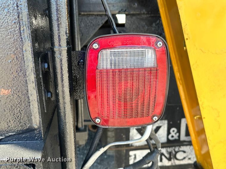 image for item EG1558 2007 Sterling  grapple crane truck