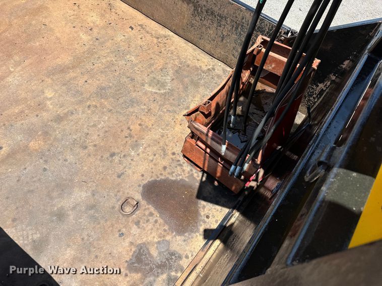 image for item EG1558 2007 Sterling  grapple crane truck