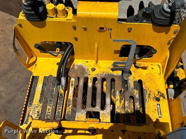 image for item EG1558 2007 Sterling  grapple crane truck