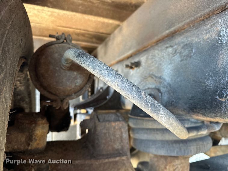 image for item EG1558 2007 Sterling  grapple crane truck