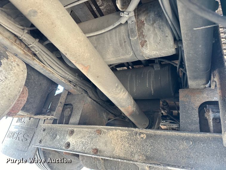 image for item EG1558 2007 Sterling  grapple crane truck