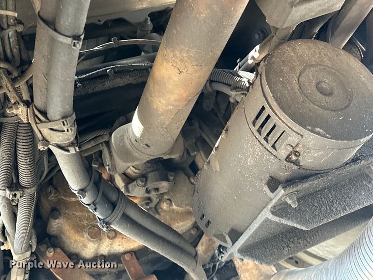 image for item EG1558 2007 Sterling  grapple crane truck