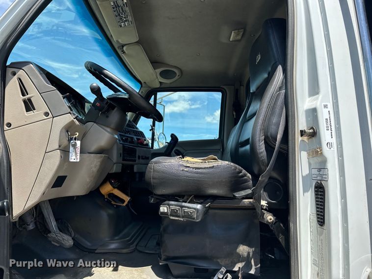 image for item EG1558 2007 Sterling  grapple crane truck