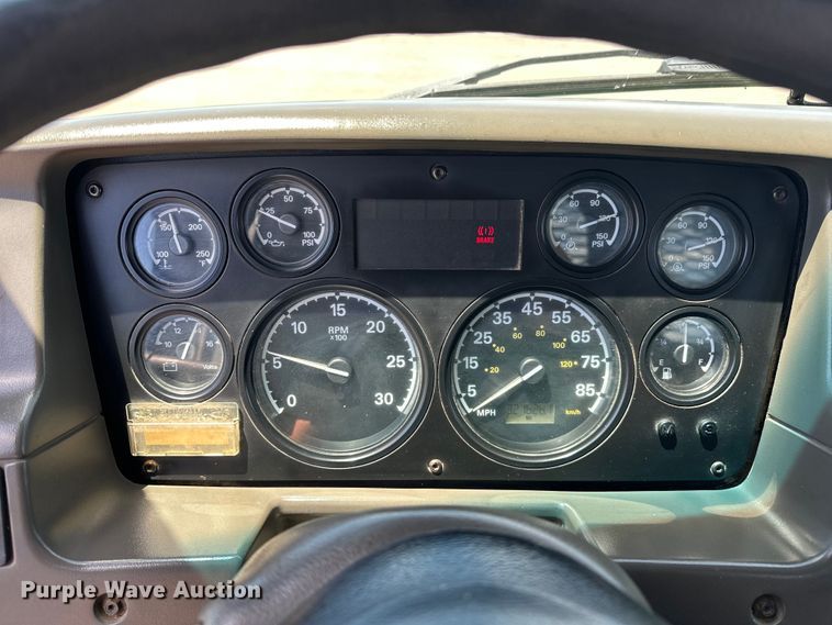 image for item EG1558 2007 Sterling  grapple crane truck