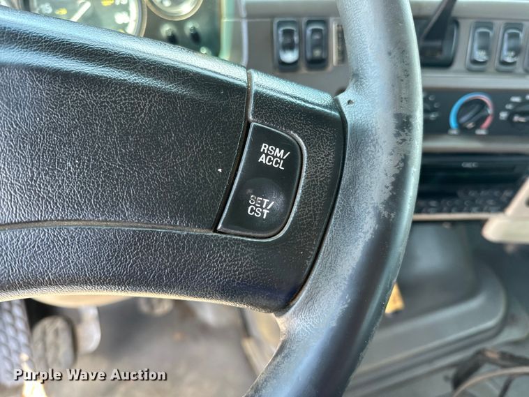 image for item EG1558 2007 Sterling  grapple crane truck