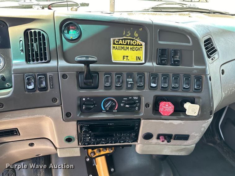 image for item EG1558 2007 Sterling  grapple crane truck