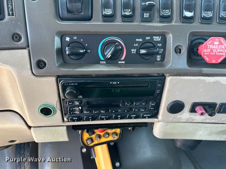 image for item EG1558 2007 Sterling  grapple crane truck