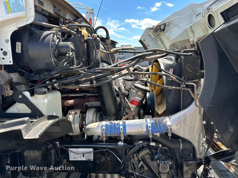 image for item EG1558 2007 Sterling  grapple crane truck