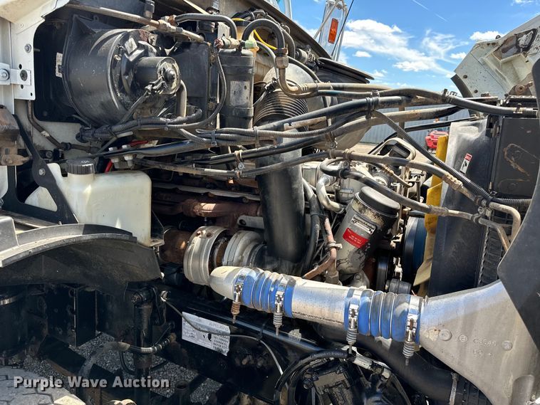 image for item EG1558 2007 Sterling  grapple crane truck