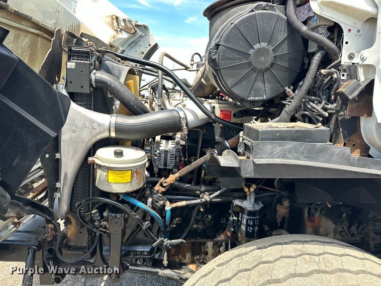 image for item EG1558 2007 Sterling  grapple crane truck