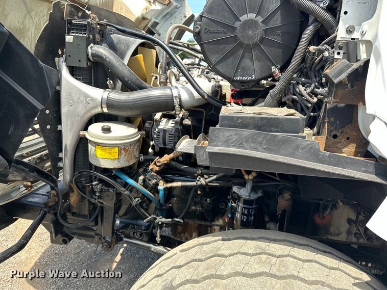 image for item EG1558 2007 Sterling  grapple crane truck