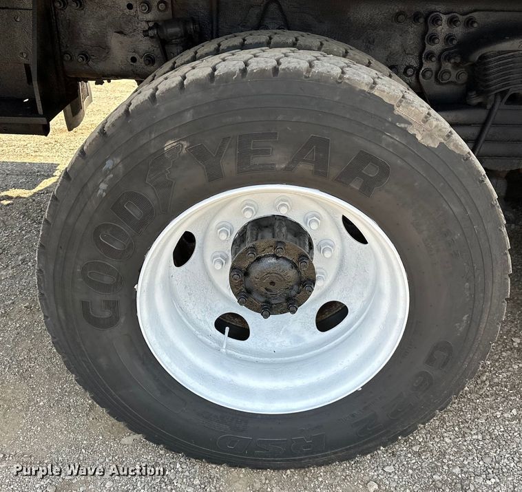 image for item EG1558 2007 Sterling  grapple crane truck