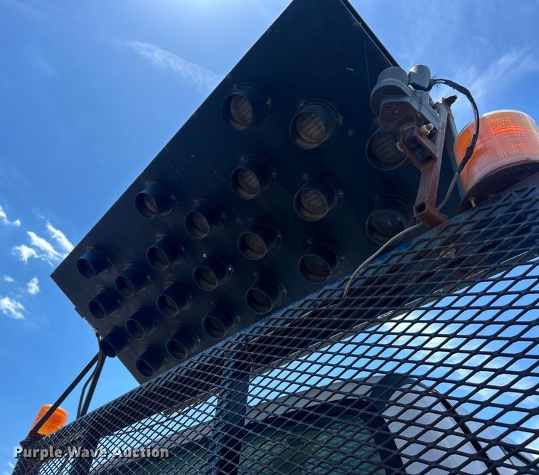 image for item EG1570 2007 Ford F650 Super Duty flatbed truck with crash attenuator