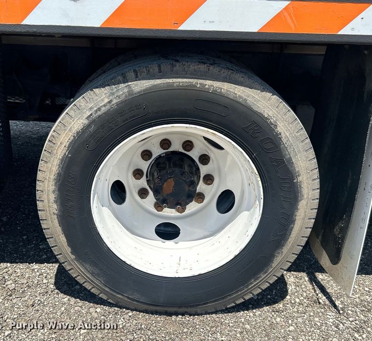 image for item EG1570 2007 Ford F650 Super Duty flatbed truck with crash attenuator