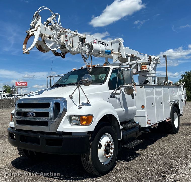 image for item EG1572 2011 Ford F750 Super Duty digger derrick truck
