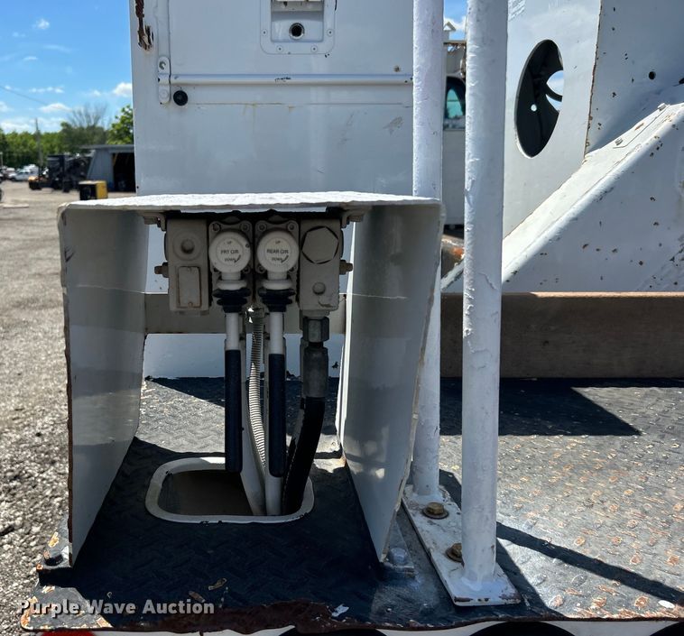 image for item EG1572 2011 Ford F750 Super Duty digger derrick truck