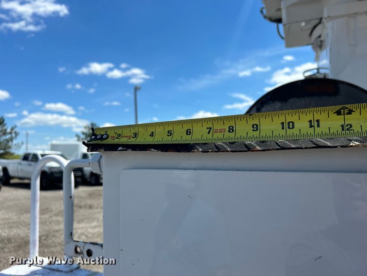 image for item EG1572 2011 Ford F750 Super Duty digger derrick truck