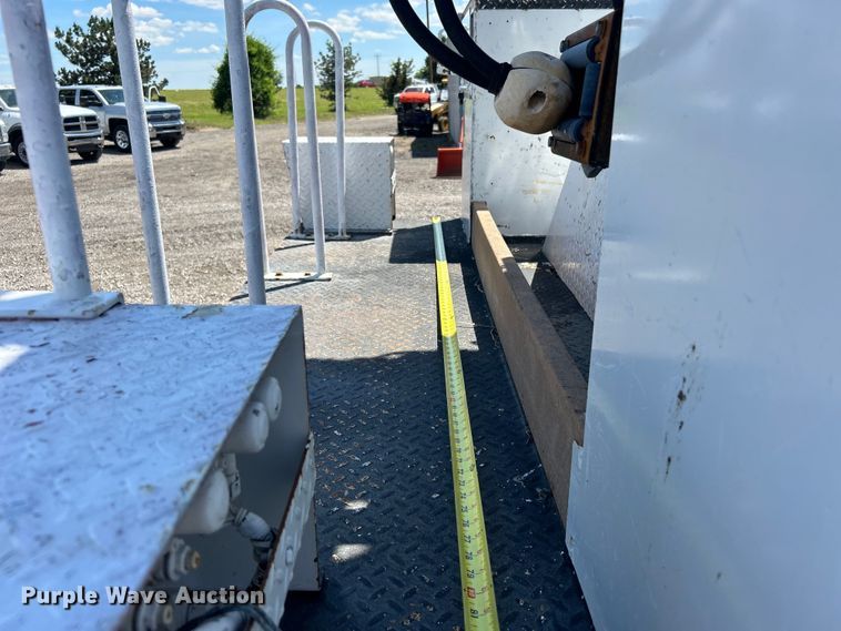 image for item EG1572 2011 Ford F750 Super Duty digger derrick truck