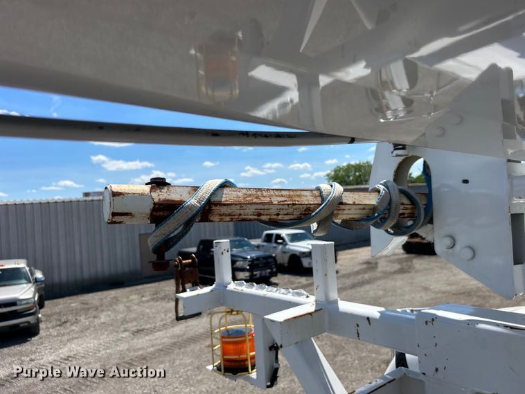 image for item EG1572 2011 Ford F750 Super Duty digger derrick truck