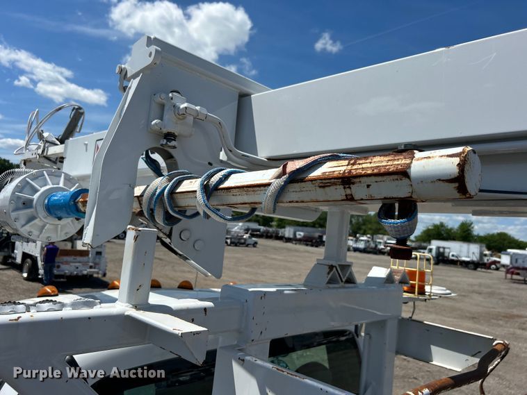 image for item EG1572 2011 Ford F750 Super Duty digger derrick truck