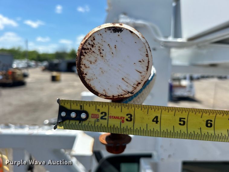 image for item EG1572 2011 Ford F750 Super Duty digger derrick truck