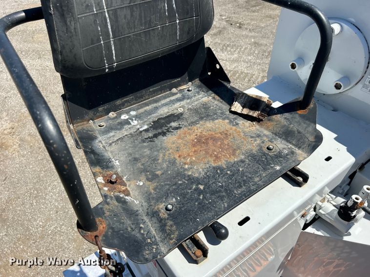 image for item EG1572 2011 Ford F750 Super Duty digger derrick truck