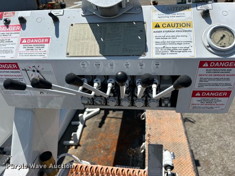 image for item EG1572 2011 Ford F750 Super Duty digger derrick truck