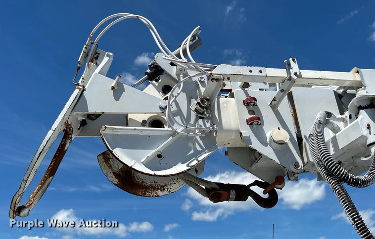 image for item EG1572 2011 Ford F750 Super Duty digger derrick truck