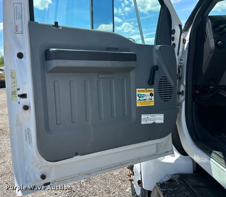 image for item EG1572 2011 Ford F750 Super Duty digger derrick truck