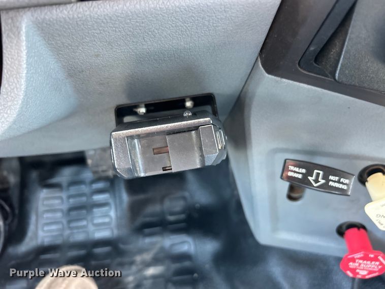 image for item EG1572 2011 Ford F750 Super Duty digger derrick truck