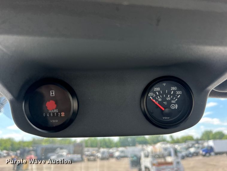 image for item EG1572 2011 Ford F750 Super Duty digger derrick truck