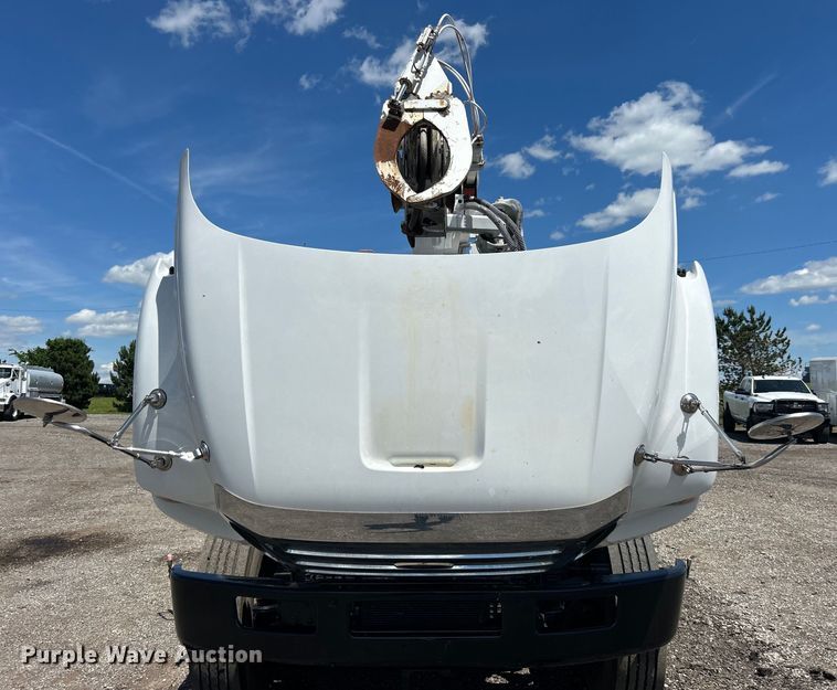 image for item EG1572 2011 Ford F750 Super Duty digger derrick truck