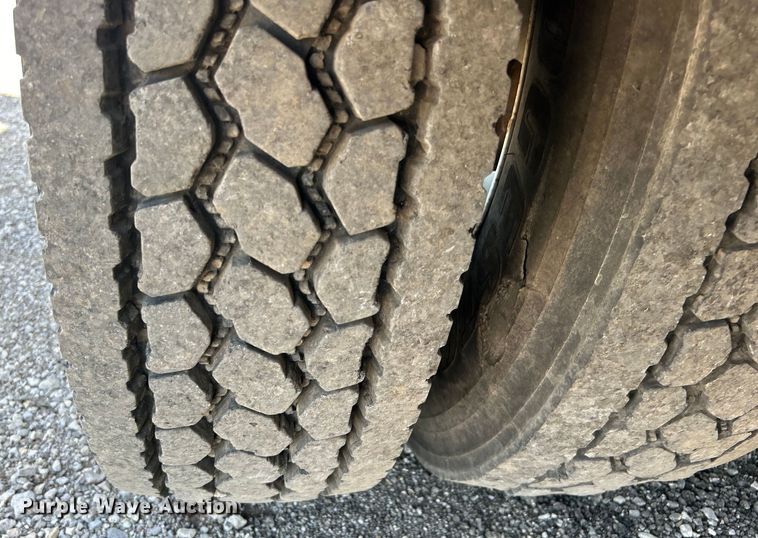 image for item EG1572 2011 Ford F750 Super Duty digger derrick truck