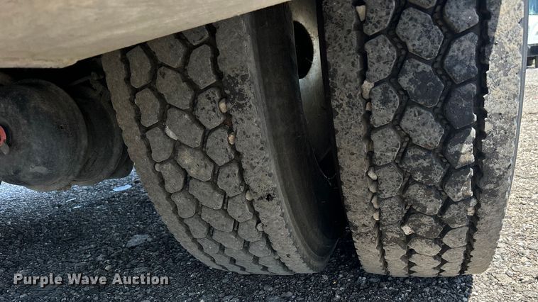 image for item EG1572 2011 Ford F750 Super Duty digger derrick truck