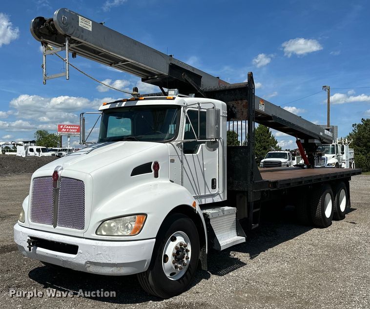 image for item EG1574 2009 Kenworth  T370 shingle conveyor truck