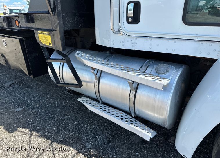 image for item EG1574 2009 Kenworth  T370 shingle conveyor truck