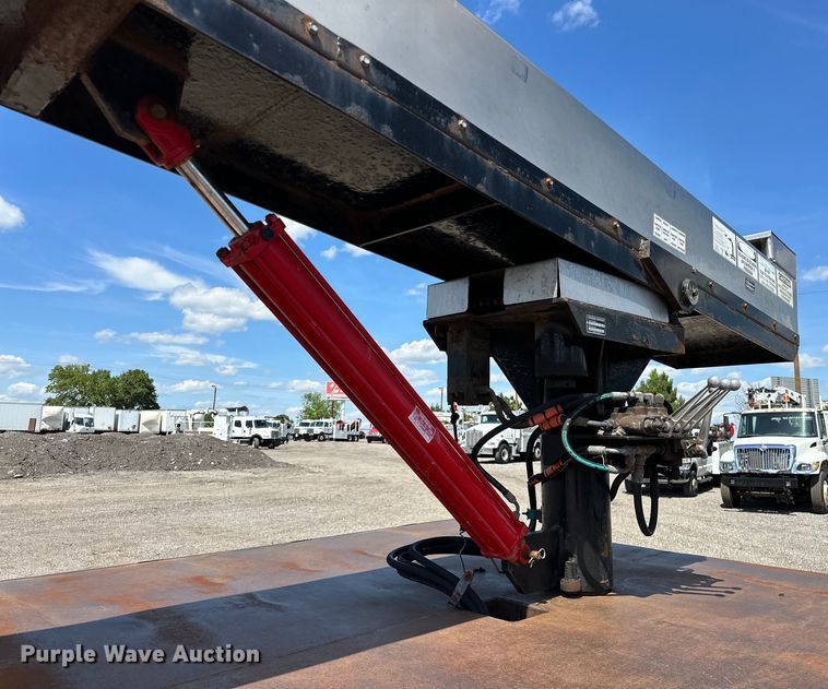 image for item EG1574 2009 Kenworth  T370 shingle conveyor truck