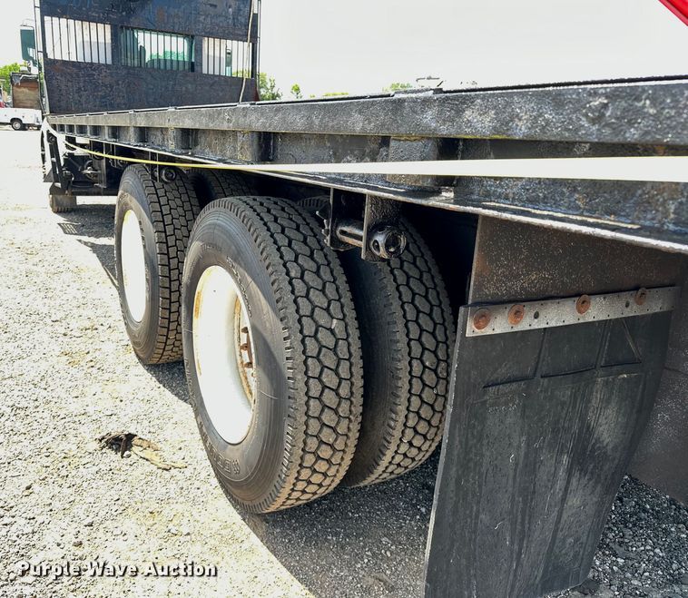 image for item EG1574 2009 Kenworth  T370 shingle conveyor truck