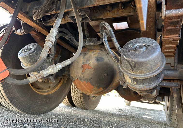 image for item EG1574 2009 Kenworth  T370 shingle conveyor truck