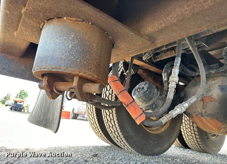 image for item EG1574 2009 Kenworth  T370 shingle conveyor truck