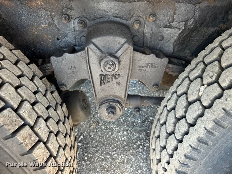 image for item EG1574 2009 Kenworth  T370 shingle conveyor truck