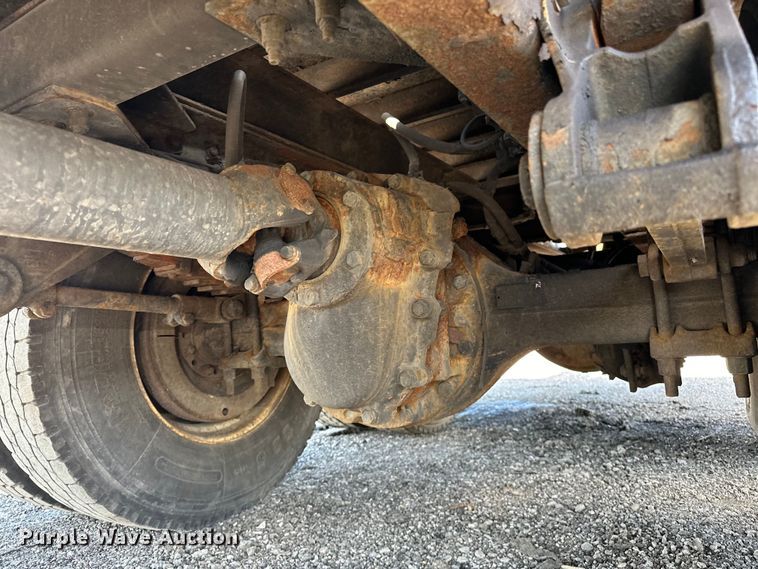 image for item EG1574 2009 Kenworth  T370 shingle conveyor truck