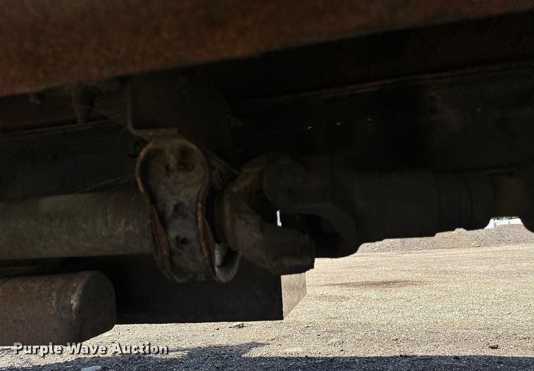 image for item EG1574 2009 Kenworth  T370 shingle conveyor truck