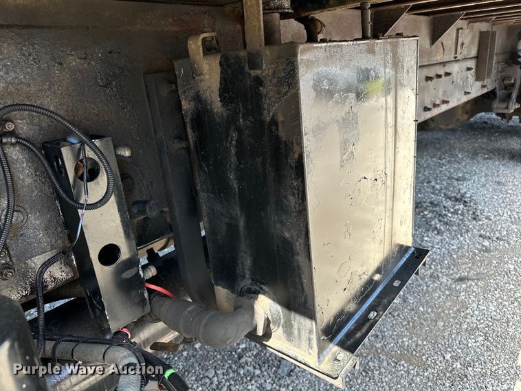 image for item EG1574 2009 Kenworth  T370 shingle conveyor truck