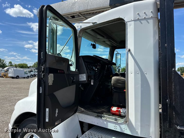 image for item EG1574 2009 Kenworth  T370 shingle conveyor truck