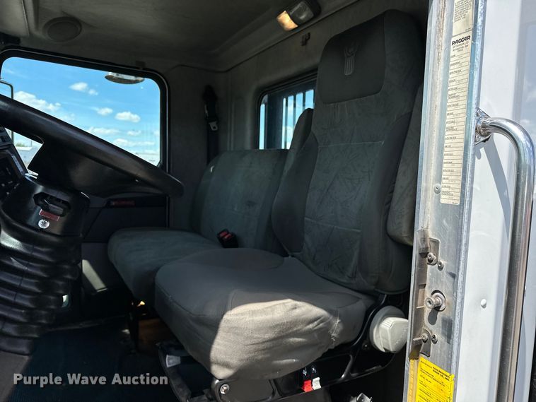 image for item EG1574 2009 Kenworth  T370 shingle conveyor truck