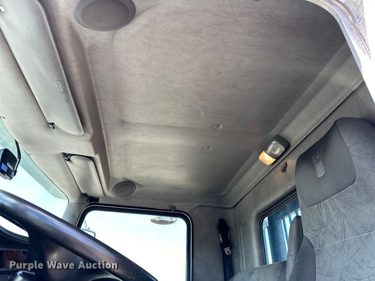 image for item EG1574 2009 Kenworth  T370 shingle conveyor truck