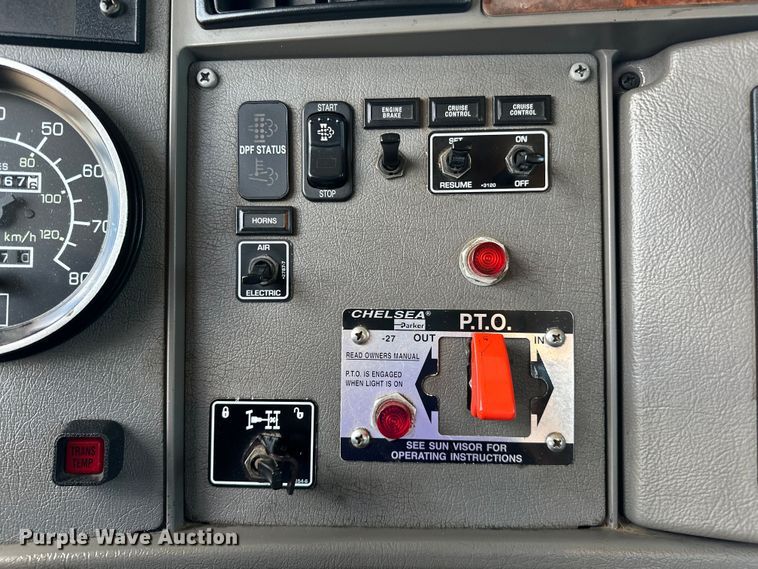 image for item EG1574 2009 Kenworth  T370 shingle conveyor truck