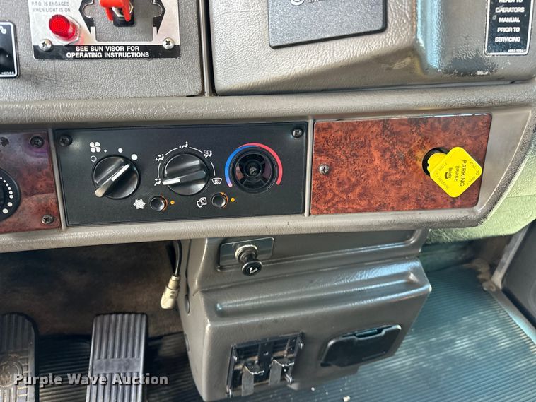 image for item EG1574 2009 Kenworth  T370 shingle conveyor truck