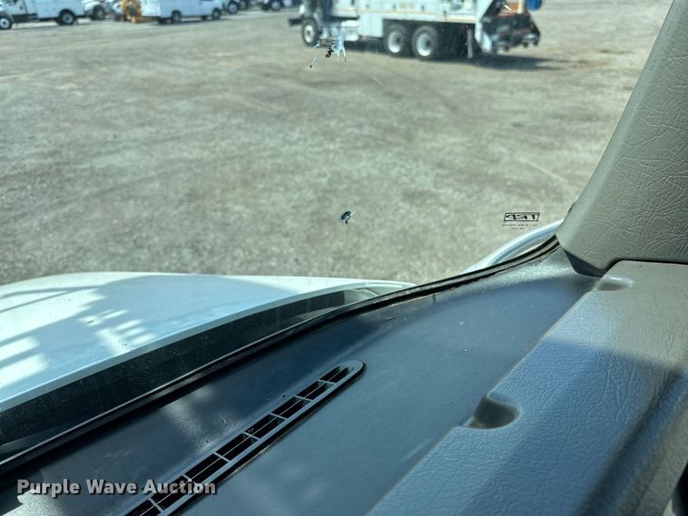 image for item EG1574 2009 Kenworth  T370 shingle conveyor truck